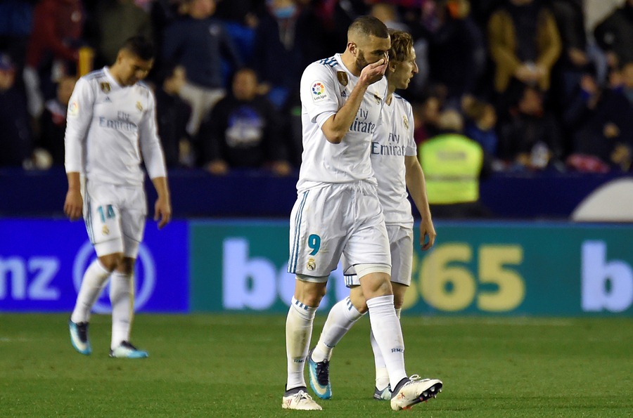 Levante extiende las dudas del Real Madrid de un "confiado" Zidane