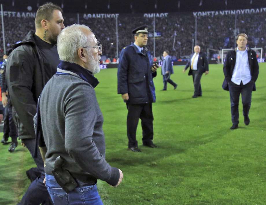 Se suspende el campeonato de fútbol griego debido a la violencia