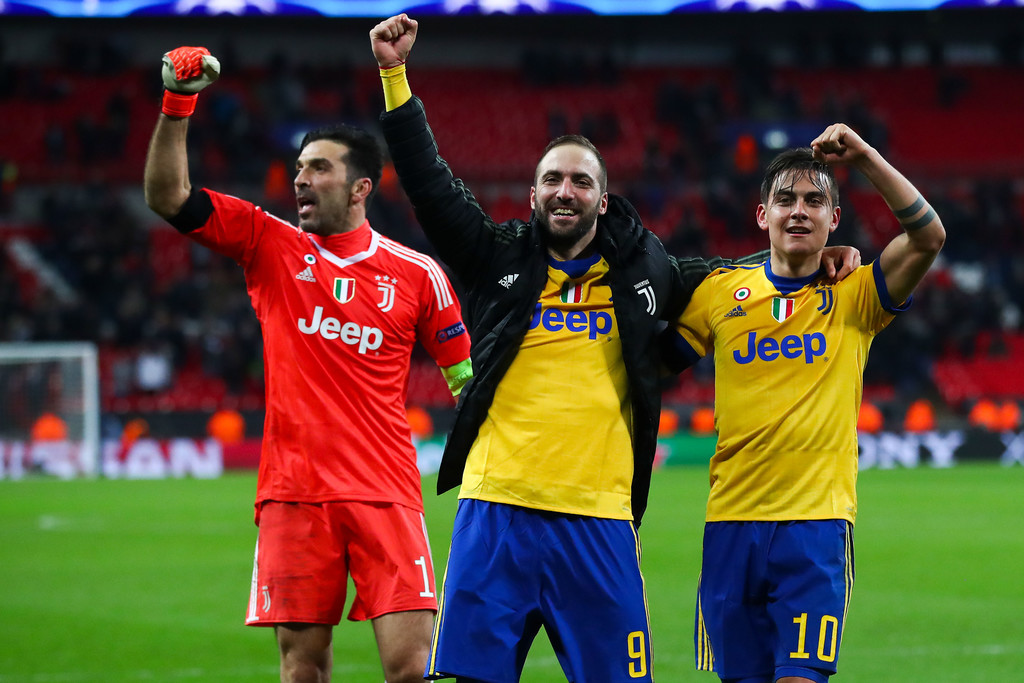 Higuaín y Dybala meten a la Juventus en cuartos de la Champions