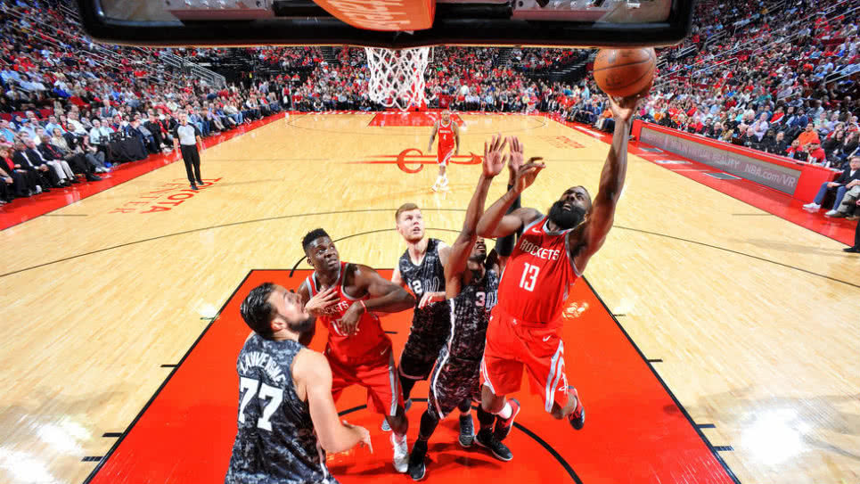Rockets vencen a Spurs y los complican de cara a playoffs de la NBA