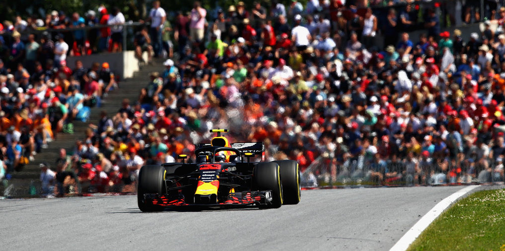 Vettel aprovecha el fiasco de Mercedes en triunfo de Verstappen