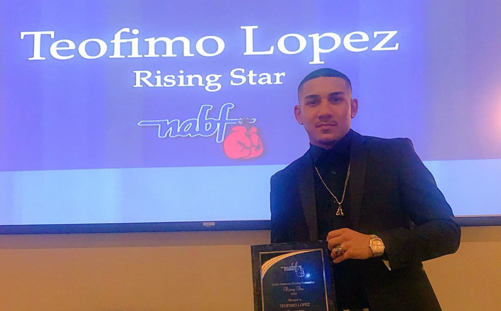 Teófimo López es reconocido con el premio "Raising Star" por la NABF