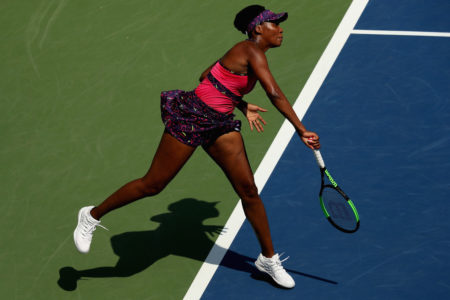 Venus Williams no tuvo problemas para pasar de la italiana Giorgi en segunda ronda. Foto Getty
