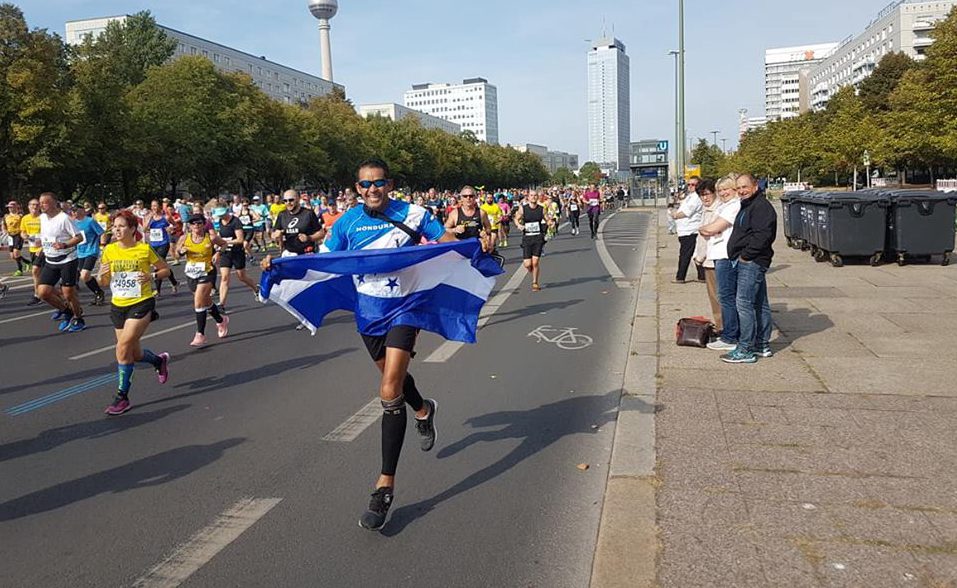 Catrachos Guevara y Raudales testigos del triunfo de Kipchoge en Maratón de Berlín