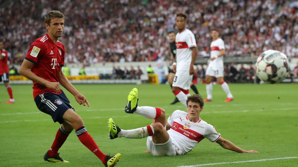 FC Bayern sacó gran triunfo en Stuttgart y recupera el liderato