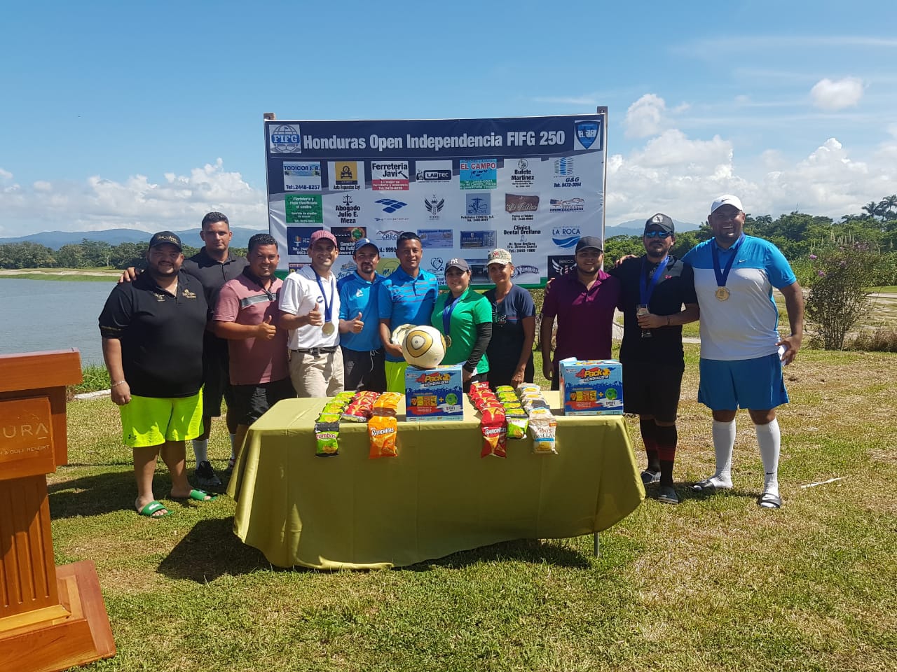 José Amador y Lesly Ortega, ganadores del Honduras Open de Footgolf en Indura
