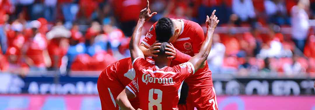 Toluca vence al campeón Santos en el fútbol mexicano