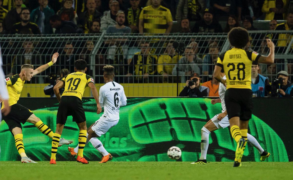 Borussia Dortmund vence al Frankfurt con Paco Alcácer goleando en su debut