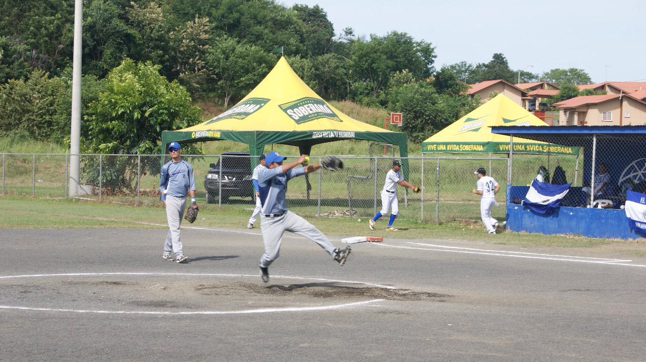 Honduras en buena posición en el Centroamericano de Softbol
