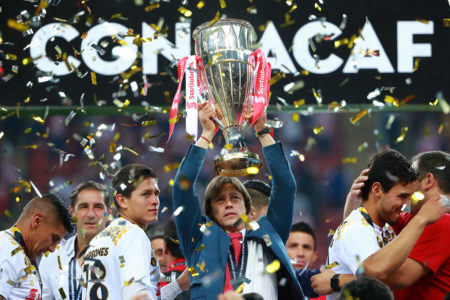 Matías Almeyda fue campeón con Chivas en la Liga de Campeones de Concacaf. Foto Getty