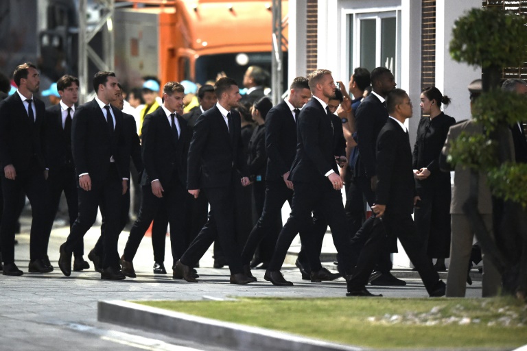 Leicester City viaja a Bangkok para funeral de su presidente