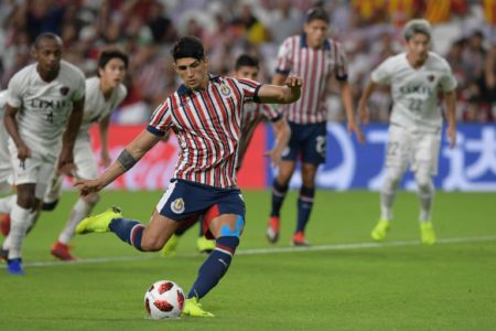Alan Pulido lanza el penalti cuyo rechace supuso el último gol del partido del Mundial