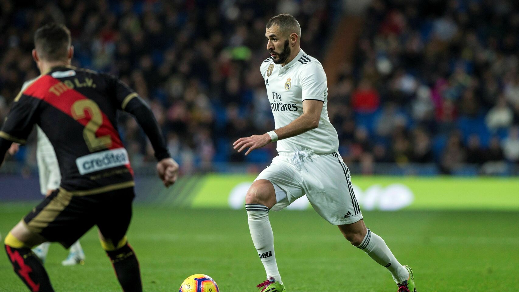 Triunfo gris del Real Madrid frente al Vallecano gracias a Benzema