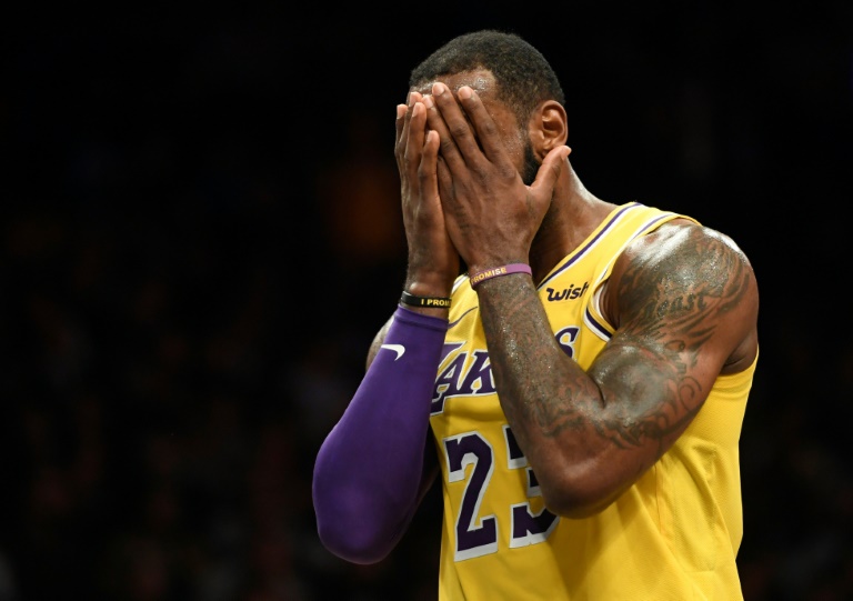 A pesar de LeBron James, Lakers caen frente a los Nets de Brooklyn