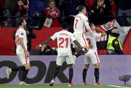 Sevilla salió por la puerta grande en la UEFA Europa League. Foto EFE