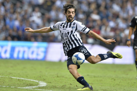 Rodolfo Pizarro salió lesionado en el primer tiempo, jugador clave en el esquema de Monterrey. Foto Getty