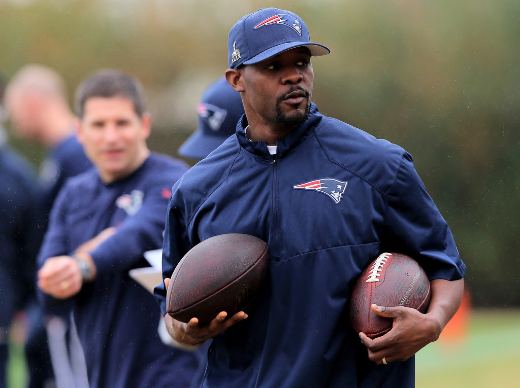 Brian Flores, de origen hondureño, en el radar de los Broncos de la NFL