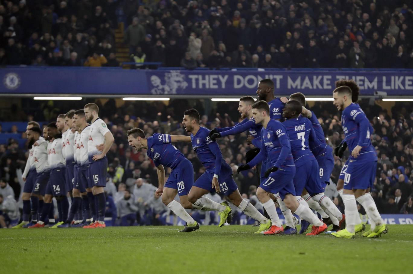 Chelsea elimina a Tottenham y jugará contra City final de la EFL