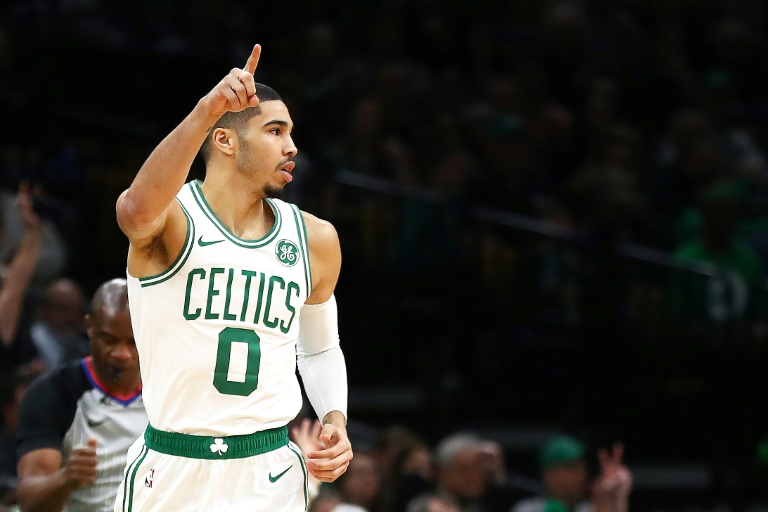 Sin Kyrie Irving los Celtics vencen a Hornets en la NBA