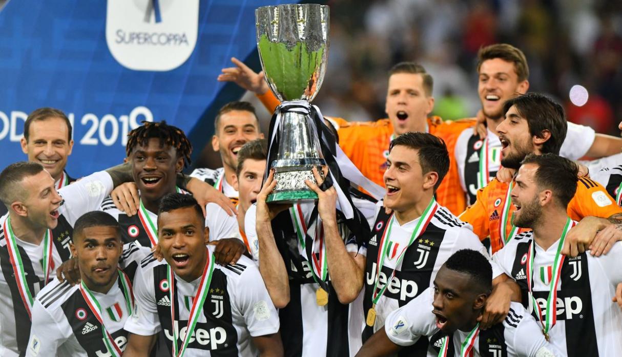 Cristiano gana su primer título con la Juventus. Supercopa a la vitrina