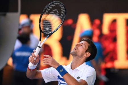 Novak Djokovic celebra su victoria contra el canadiense Denis Shapovalov 