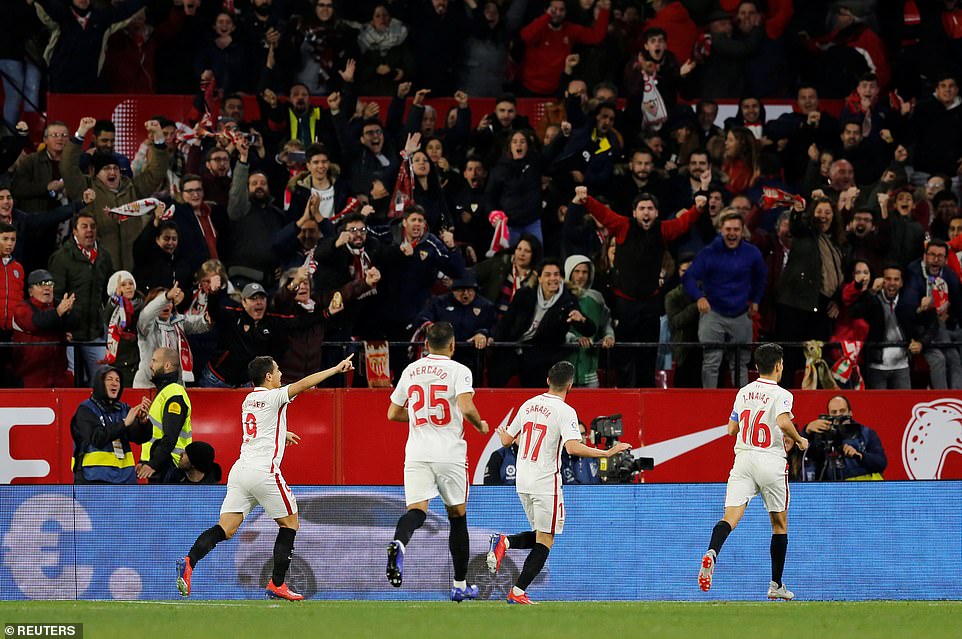 Sevilla pone pie en semifinales a espera de la vuelta en Barcelona