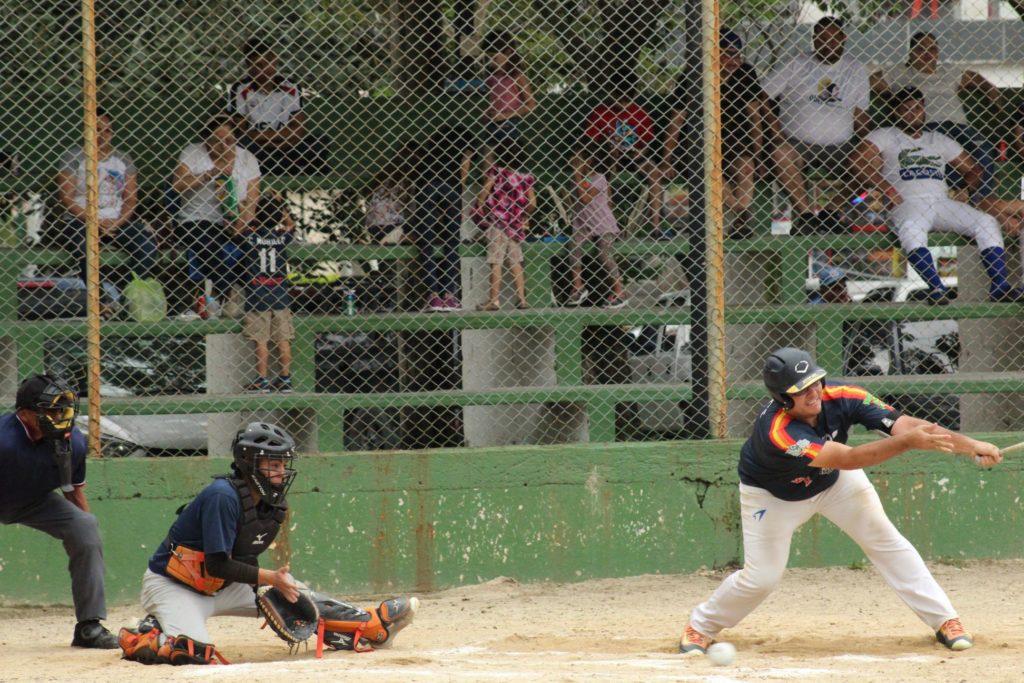 El juego entre Astros y Tigres fue suspendido cuando la lluvia hizo presencia en el Ixel Pineda. Foto HSI/Reiner Germer