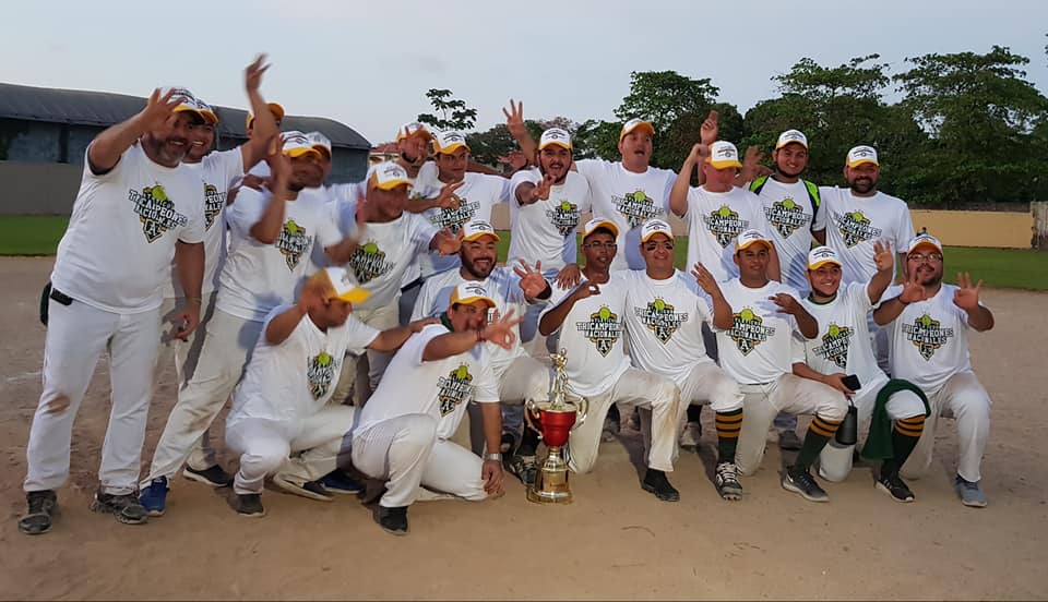 Atléticos se corona tricampeón de fastpitch en La Ceiba