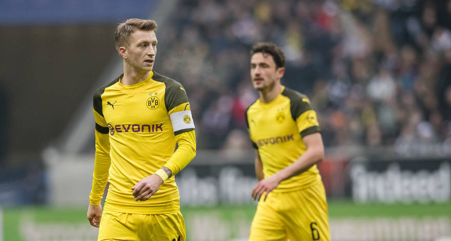 Dortmund cede puntos en Frankfurt pero el Bayern se empeña en perder
