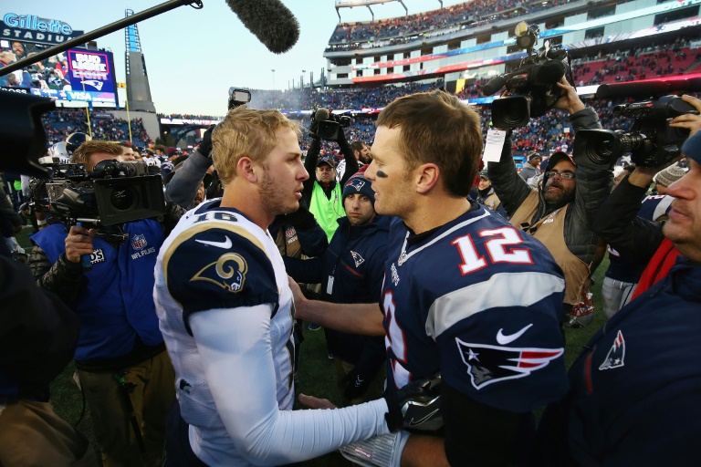Brady y los Pats por la historia del Super Bowl contra los Rams