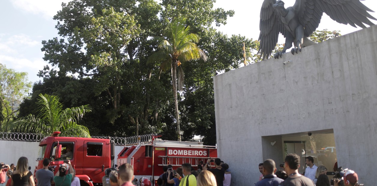 Diez muertos en incendio de un centro de futbolistas del Flamengo