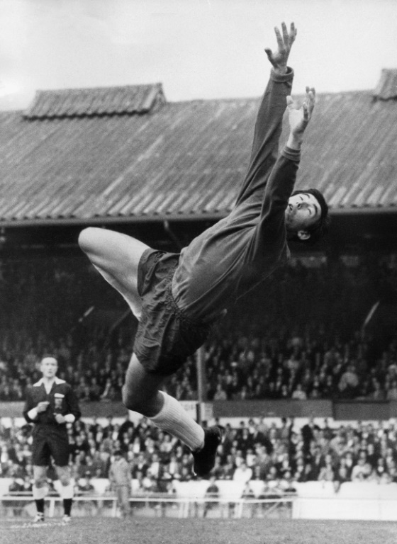 El portero Gordon Banks de Stoke City en acción en el 1969. Foto Central Press