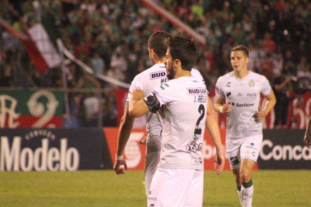 Celebración de uno de los seis goles del Santos frente al Marathón. Foto HSI/Karla López