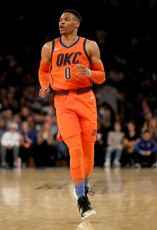 Russell Westbrook celebra una canasta durante el partido de la NBA