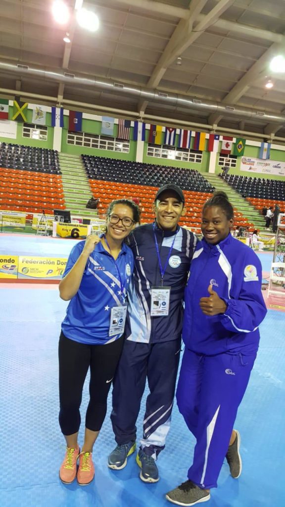 Yosselyn Molina, Miguel Ferrera (centro) y Keyla Ávila clasificaron a los Panamericanos. Foto COH