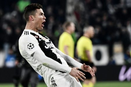 Cristiano Ronaldo, celebra después de marcar el 3-0 durante octavos de final