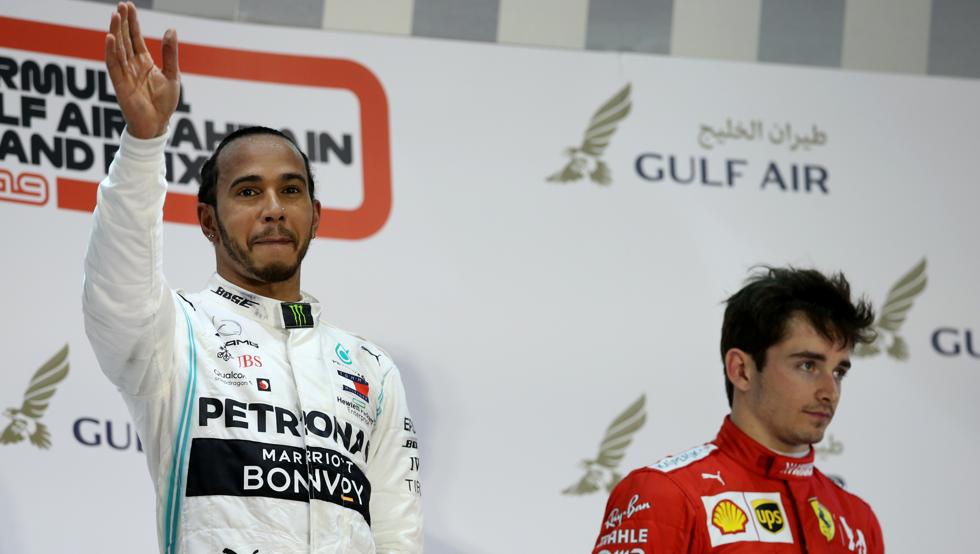Hamilton ganó el GP de Bahrein en pleno drama de Ferrari