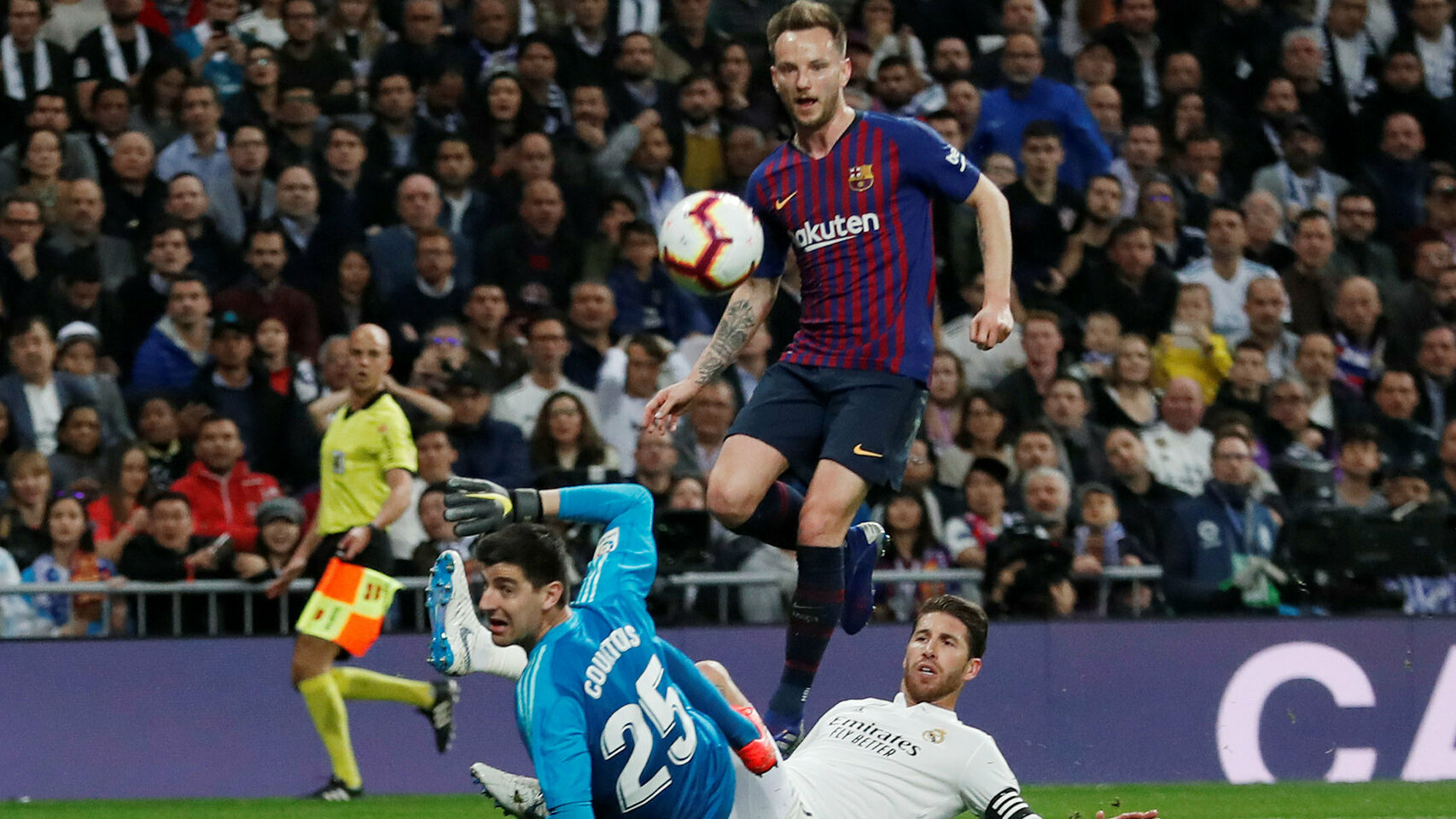 Rakitic dio la victoria al Barcelona en El Clásico contra el Real Madrid. Foto Reuters