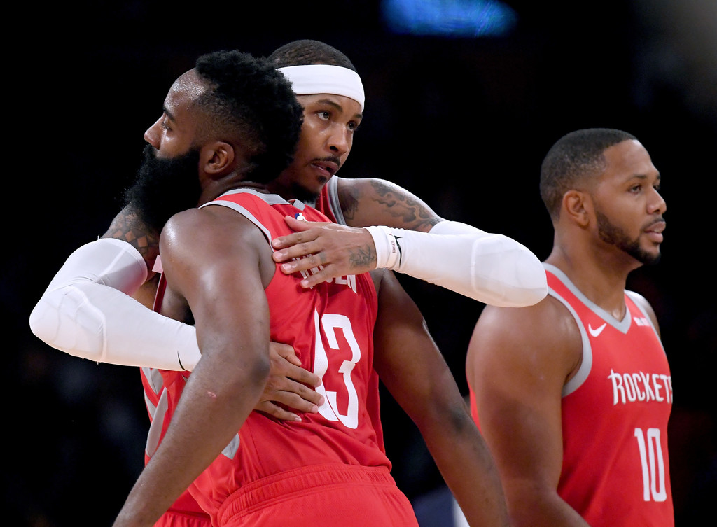 NBA: Rockets sellan pase a playoffs, Spurs ganan a Celtics