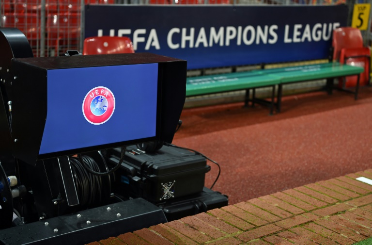 UEFA explica decisiones del VAR tras las últimas polémicas en Champions