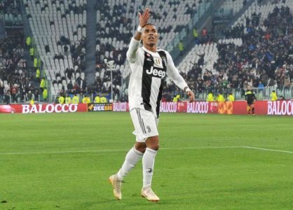 Douglas Costa podría jugar para Manchester City la próxima temporada. Foto EFE