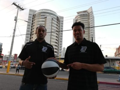 Chris Flores y Marco Banegas-Flores estuvieron recientemente en Tegucigalpa presentando el proyecto de Catracho Ballers. 