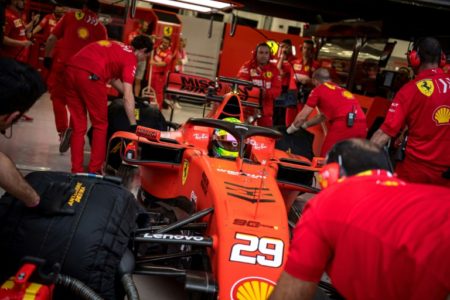 Mick Schumacher se sube por primera vez a un Ferrari para participar de la sesión de entrenamiento