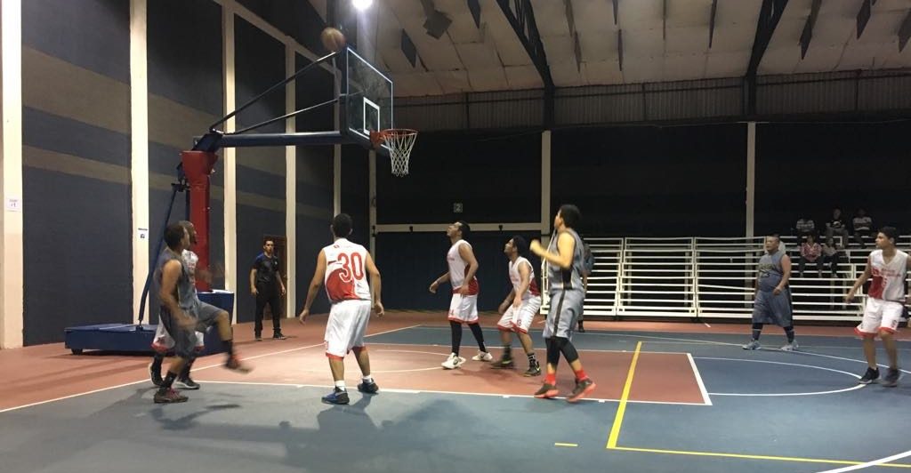 Derroche de baloncesto en la Liga Mayor C Nathanael López