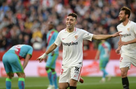 El delantero del Sevilla Munir El Haddadi celebra un gol marcado al visitante Rayo Vallecano. Foto AFP