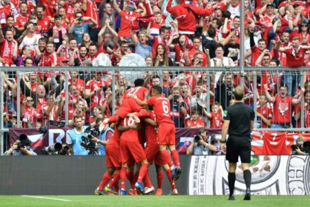 Los futbolistas del Bayern de Múnich celebran un gol sobre el Eintracht de Fráncfort