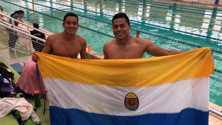 La natación comenzó dándole medallas a Honduras. Foto UNAH