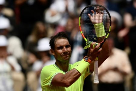 Rafael Nadal celebra su victoria en segunda ronda de Roland Garros sobre el alemán Yannick Maden