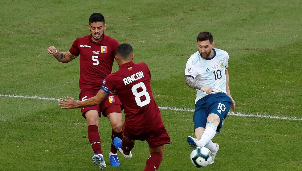 Argentina pudo con Venezuela y se cita con Brasil en "semis"