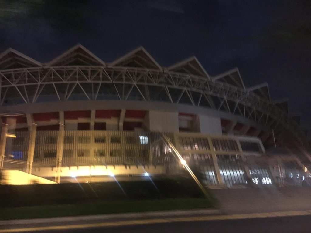 Vista nocturna el Estadio Nacional. Foto HSI/Karla López